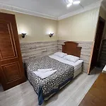 Hotel Red Rose -
