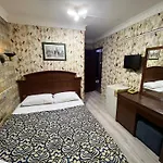 Hotel Red Rose -