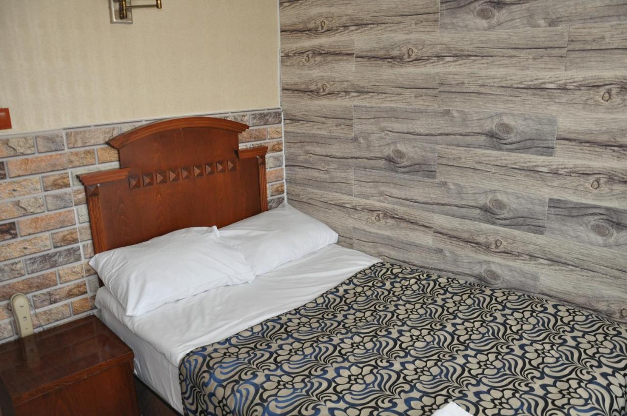 Hotel Red Rose - *