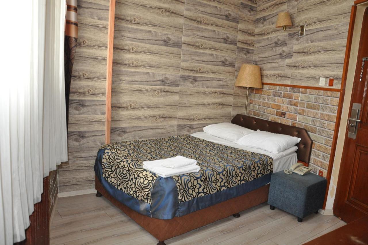 Hotel Red Rose - *