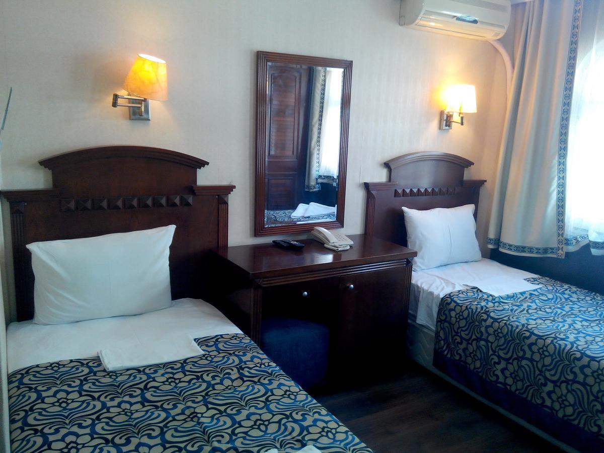 Hotel Red Rose -